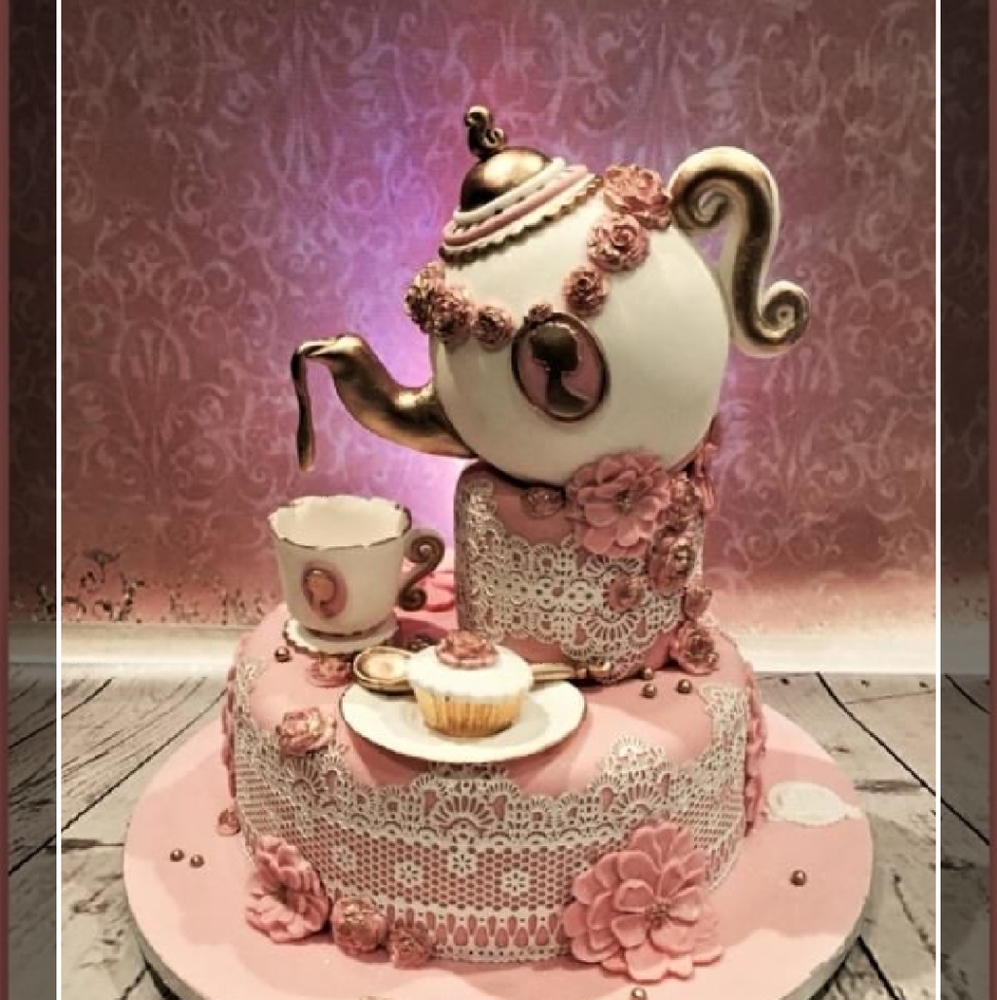 Look who's on tea pot